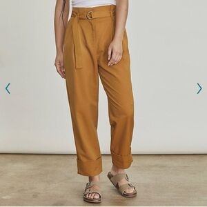 Elizabeth and James Tan Chinos High-Waisted Tapered size 10 medium‎ large